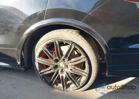 2018 Porsche Cayenne Gts z USA, uszkodzony, nr VIN WP1AD2A25JLA80737